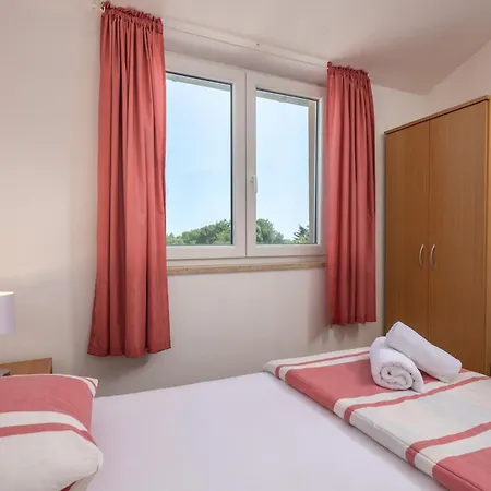 Peaceful Retreat With Terrace Appartement Kavran
