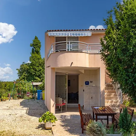 Peaceful Retreat With Terrace Appartement Kavran