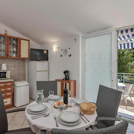 Peaceful Retreat With Terrace Kavran