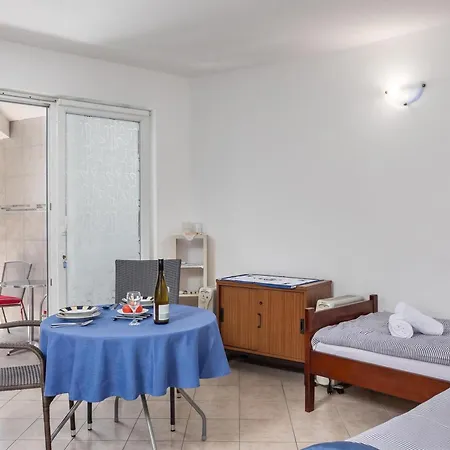 Peaceful Retreat With Terrace Appartement Kavran